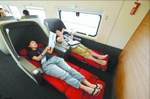 高铁上的吃瓜群众